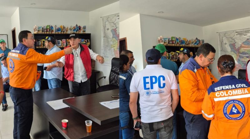 Equipo de la Defensa Civil y funcionarios de la Gobernación y Alcaldía de Viotá.