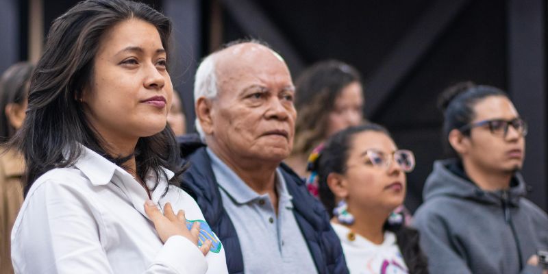Personas en la graduación de Consejeros del Agua