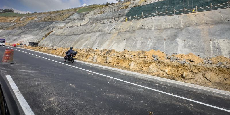 Imagen de la vía en obra Bogotá Girardot.