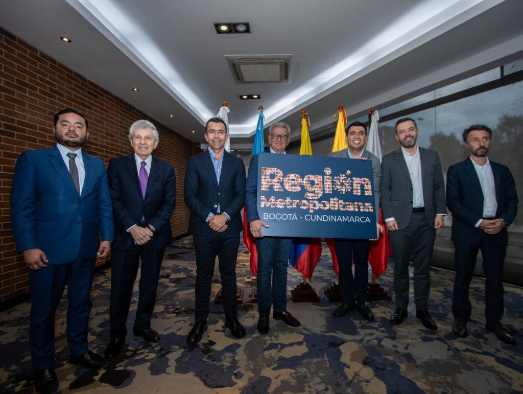 Grupo de personas de la Gobernación.