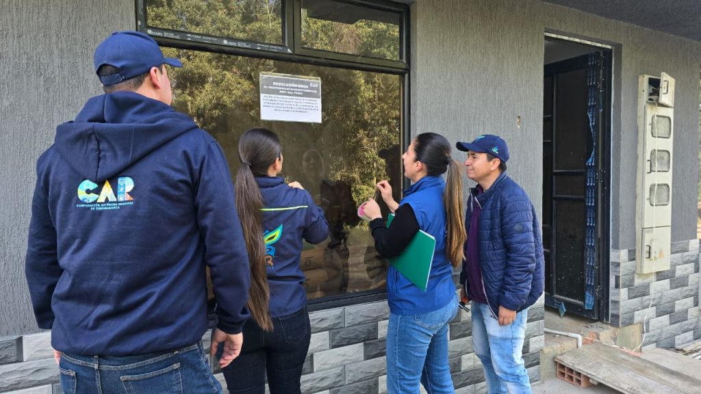 Equipo de la CAR impone medida preventiva.
