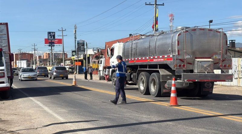 Camiones de carga pesada en Chía.