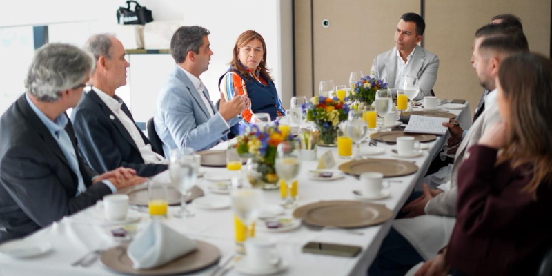 Mesa de trabajo de la embajada de Polonia y el Gobernador de Cundinamarca.