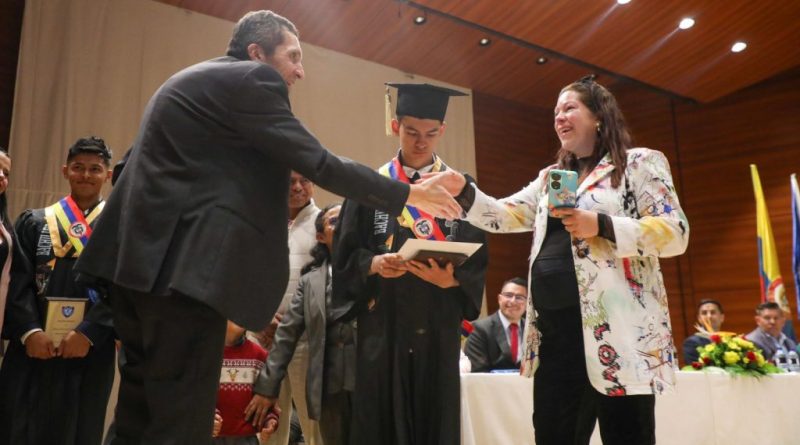 Los estudiantes tendrán oportunidad de acceder al FOES / Foto Santiago Garzón