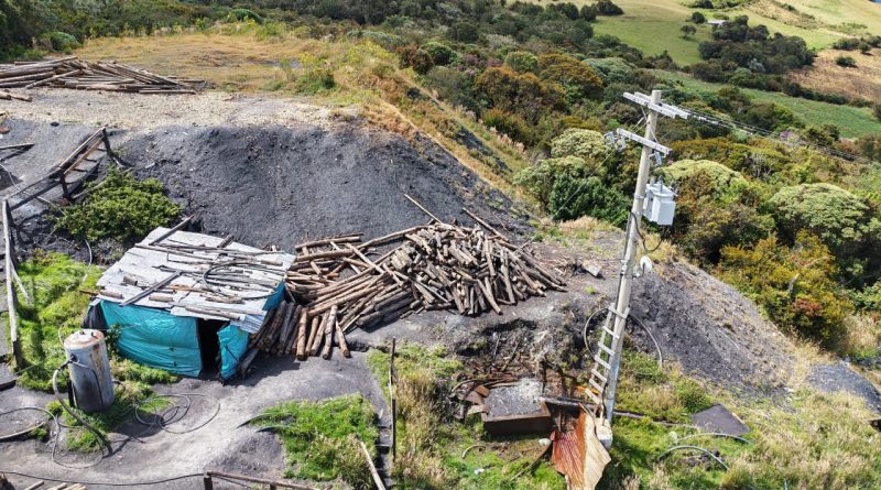 Un nuevo operativo de alto impacto con el apoyo de la Fuerza Pública realizó la autoridad ambiental, con el fin de comprobar y detener la explotación de carbón mineral subterránea.