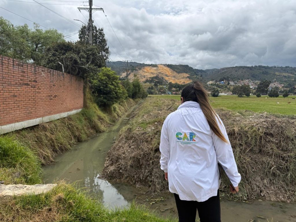 Vertiente del río de Tocancipá contaminada.