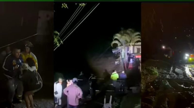 Bomberos trabajando para apoyar a las personas que quedaron sin vivienda.