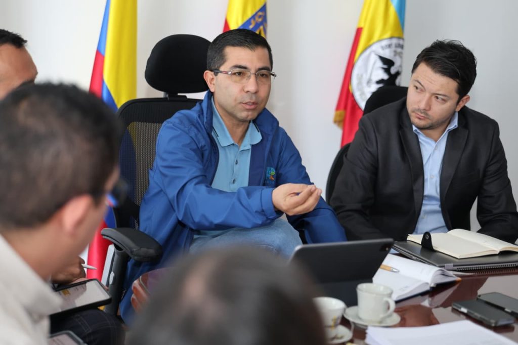 Director de la CAR en mesa de trabajo con los alcaldes de Cundinamarca