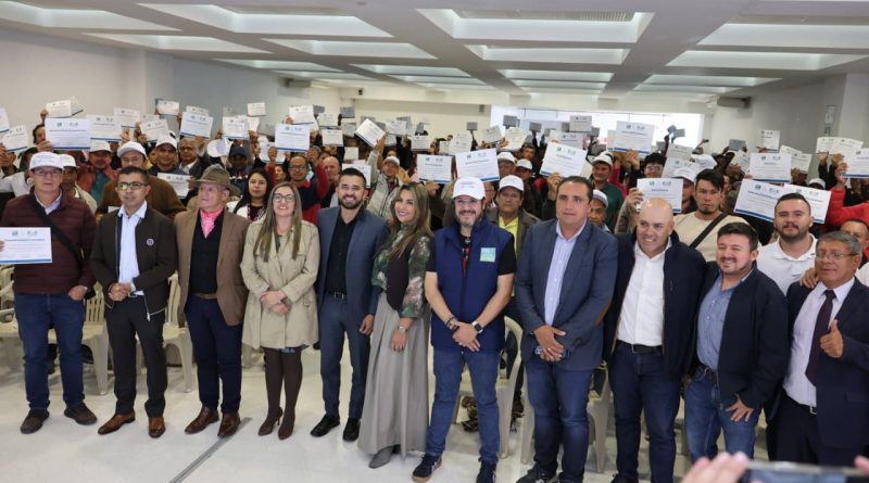 Grupo de ganaderos e inversionistas explican su modelo sostenible.