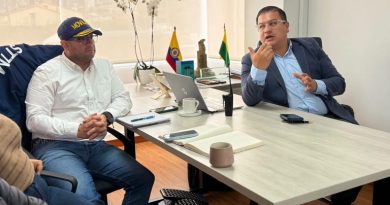 Con el fin de facilitar la movilidad entre municipios vecinos, el Ministerio de Transporte expidió el Decreto 1001 de agosto de 2026. La norma reglamenta la eliminación de la planilla de viaje ocasional para taxis que presten el servicio entre municipios continuos.
