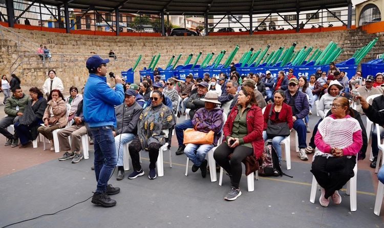 La CAR entregó 415 sistemas de reserva hídrica a familias productoras de las provincias de Ubaté y Chiquinquirá para fortalecer su seguridad hídrica.