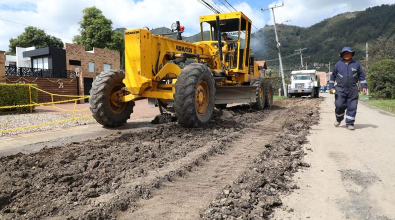 Maquinaria en obras viales de Chía