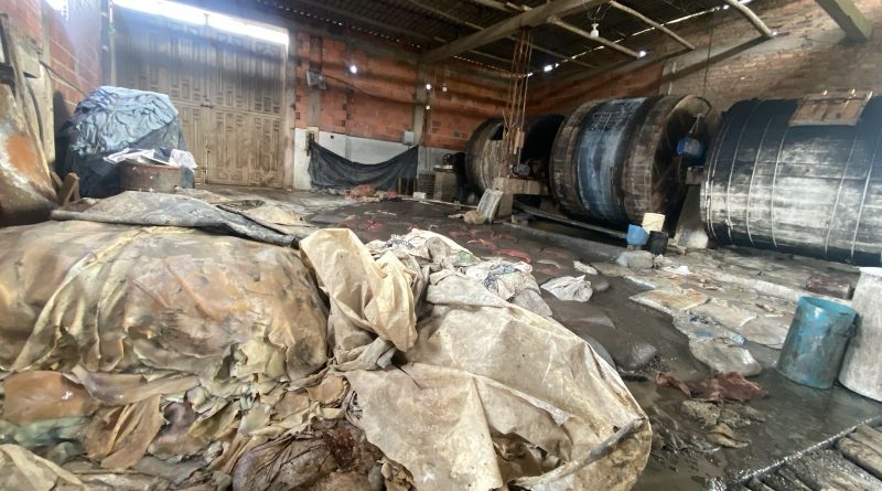 Curtiembre en Chocontá que contamina el río Bogotá