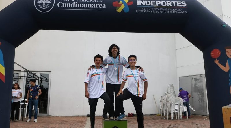 Tres jóvenes de Cundinamarca en el pódium de Tiro al Blanco.