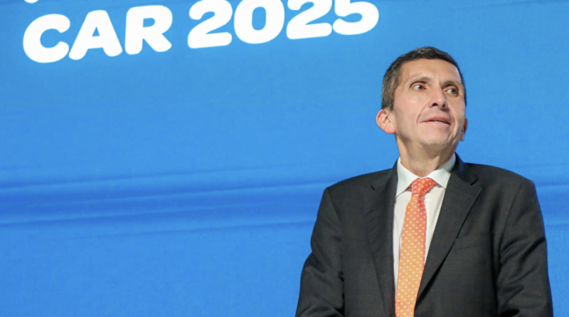 Alcalde de Chía en los premios ambientales de la CAR.