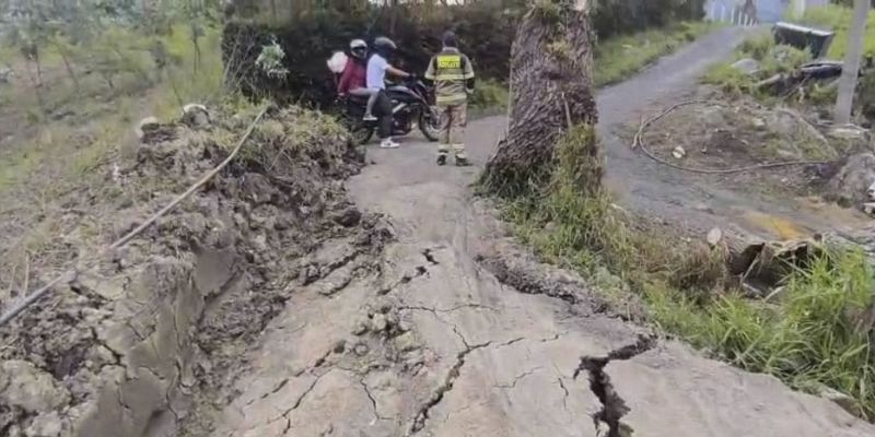 Vía destrozada entre Cundinamarca - Villavicencio.