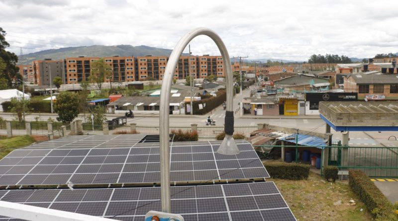 CAR declara alerta preventiva por mala calidad del aire en la zona de Mochuelo en Bogotá Medidor del aire en Bogotá