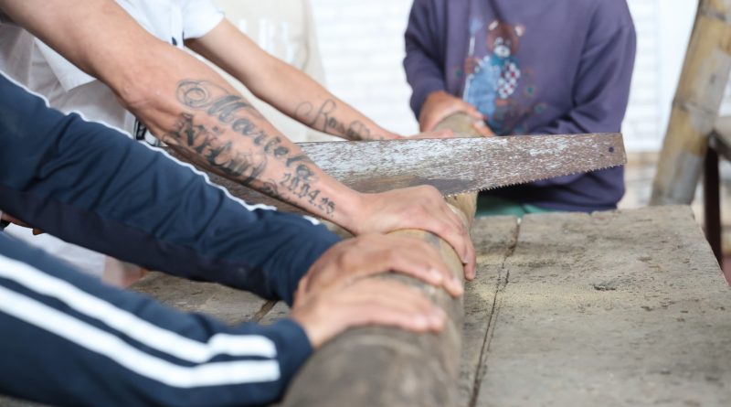 Reclusos de Chiquinquirá trabajan en economía Circular