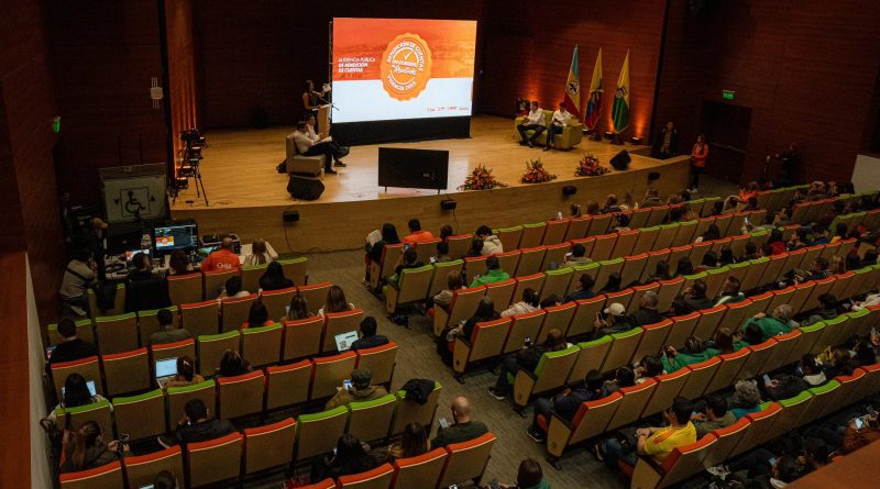 Biblioteca en donde realizaron la rendición de Cuentas de la Alcaldía de Chía.