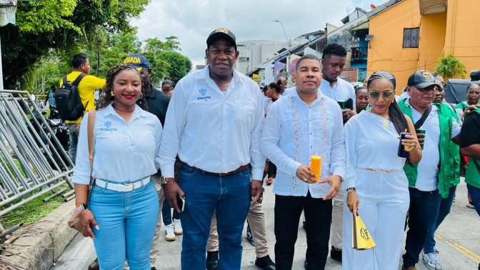 Directivas del deporte en Colombia recorriendo las calles de Córdoba.