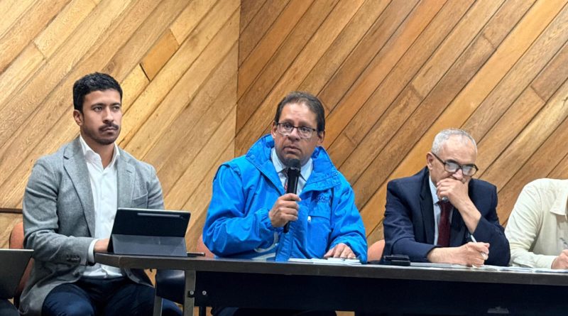 En la mesa de trabajo están los coordinadores de la Gobernación de Cundinamarca
