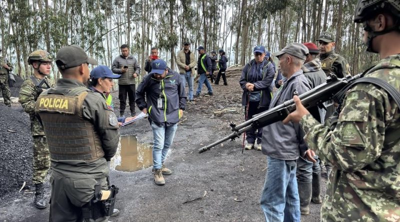 Captura cpn el ejército y funcionarios de la CAR a personas que traficaban con carbón en Nemocón.