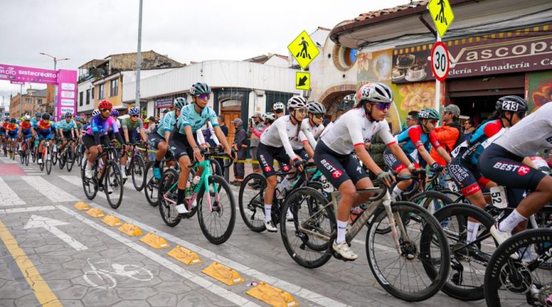 Grupo de mujeres ciclistas en Chía