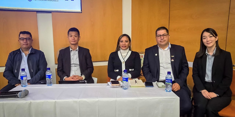 Japoneses capacitando a personal de Cundinamarca en mercados campecinos