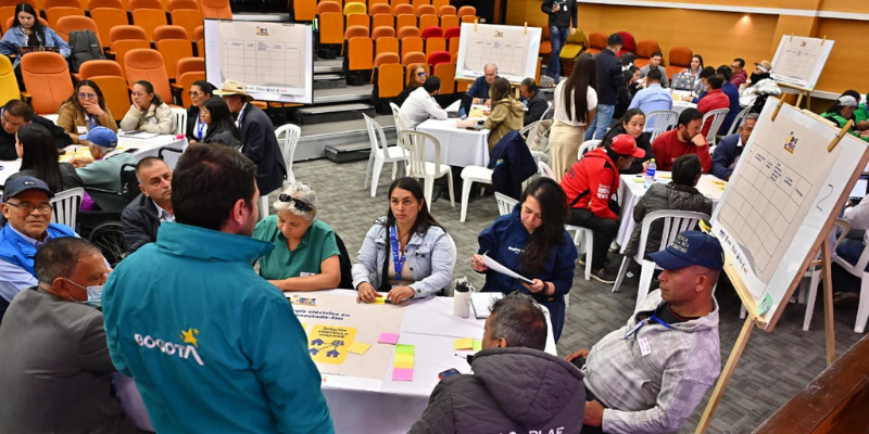 Mesa de trabajo en Región metropolitana