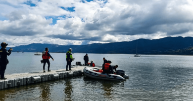 Busqueda de mujer en el Embalse de Tominé