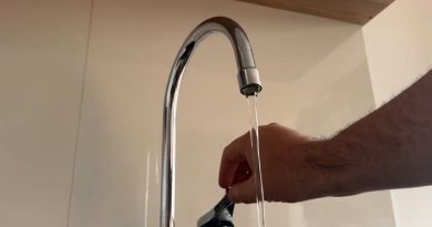 Hasta el 80 % del agua que sale de una vivienda podría reutilizarse para enfrentar futuras sequías Llave de agua monitoreando la salida del agua para reciclar