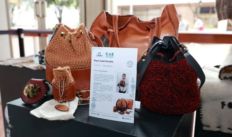 Carteras hechas por artesanos de Cundinamarca