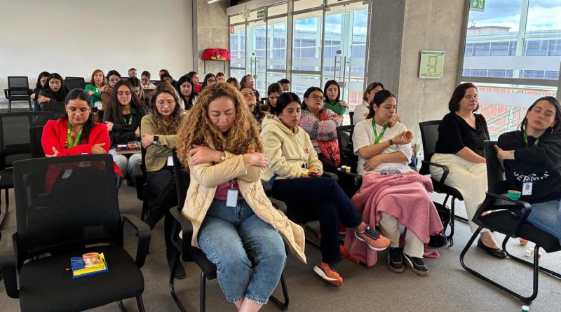 Prevenir las violencias por razones de sexo y género también implica cuestionar aquellas ideas y comportamientos que, con el tiempo, pueden normalizar relaciones desiguales. Con este propósito, la Dirección de Derechos y Resolución de Conflictos de Chía desarrolló el taller “Transformando Estereotipos”, un espacio orientado a fortalecer la autonomía y el empoderamiento de las mujeres.
