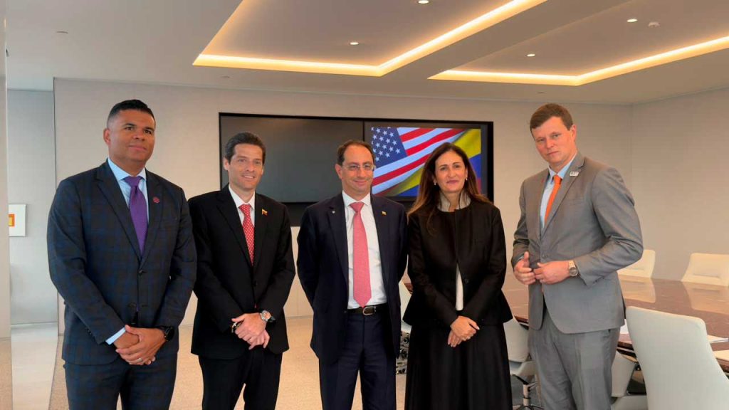 Vicepresidente y equipo administrativo de PEPSI