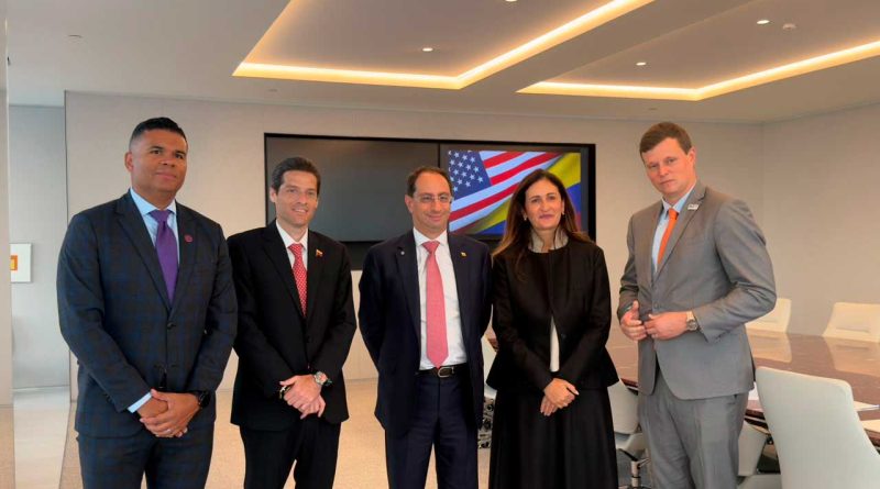 Vicepresidente y equipo administrativo de PEPSI