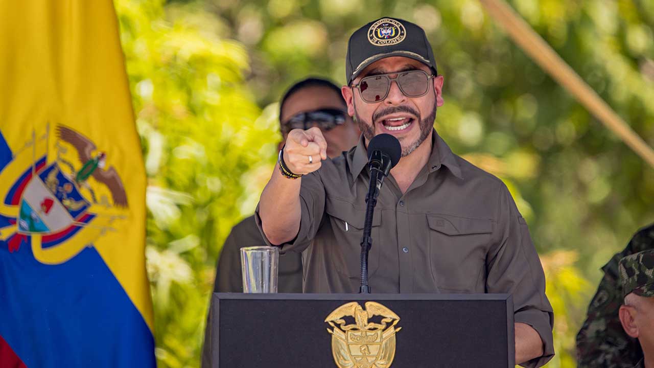 Presidente dando discurso