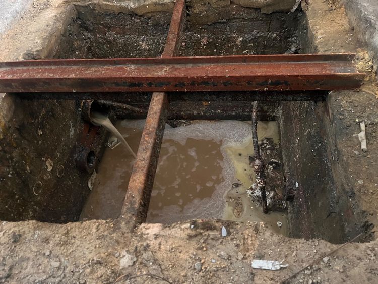 Agua contaminada en estanque en Soacha