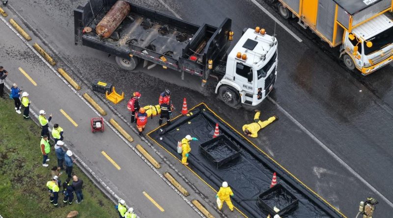 Esta información servirá para actualizar los planes y corregir posibles fallas en evacuación, comunicación y coordinación.