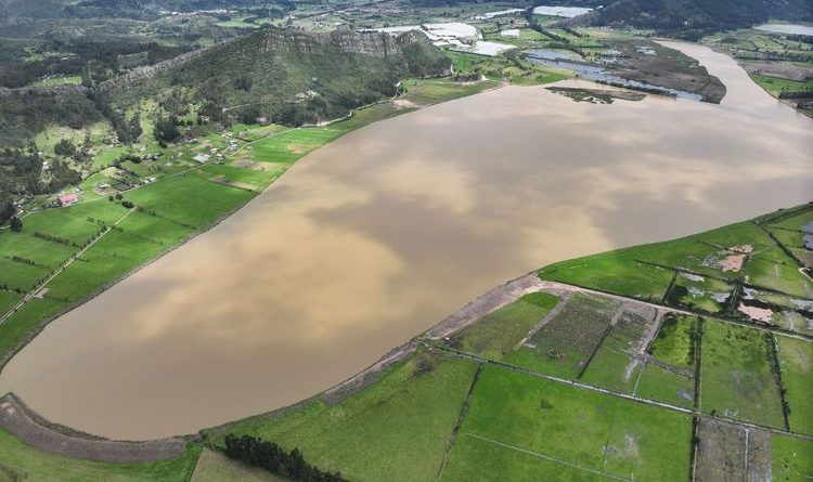 La CAR transforma la laguna de Cucunubá: obras hidráulicas darán paso al aviturismo y senderismo sostenible Obras hidráulicas en Cundinamarca
